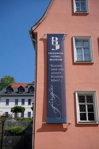 Friedrich Fröbel Museum, unterhalb des Allianzhauses